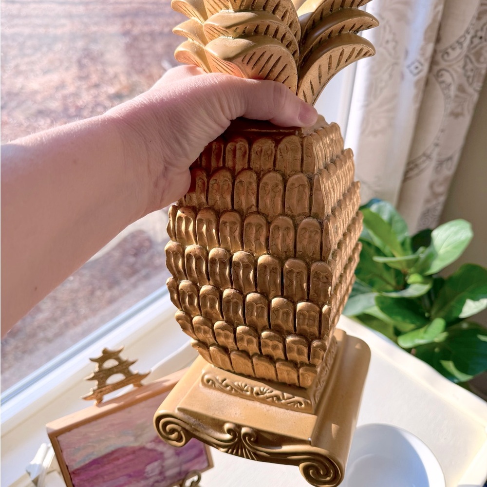 SOLD Gorgeous gold pineapple lamp - Picture 4 of 4